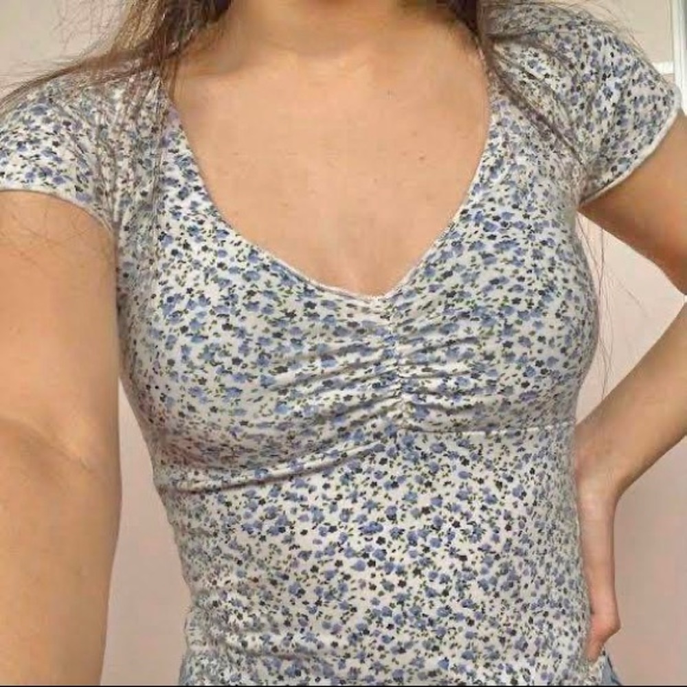 ❗️RARE❗️Brandy Melville Gina Top